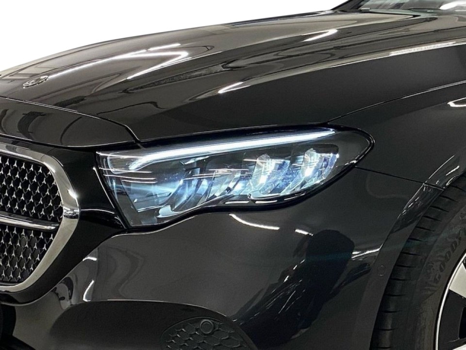 Mercedes-Benz E 200 Avantgarde - foto 12