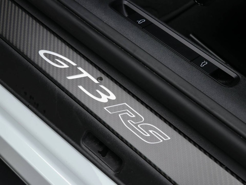 Porsche 911 GT3 RS - foto 18