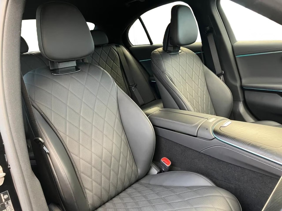 Mercedes-Benz E 400e 4MATIC - foto 14