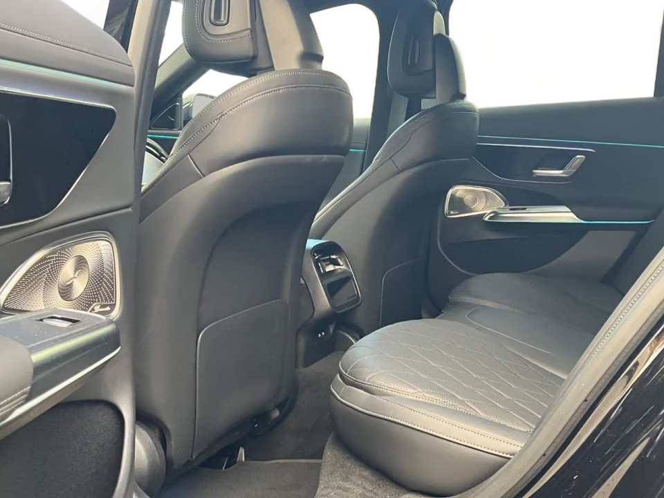 Mercedes-Benz E 400e 4MATIC - foto 16