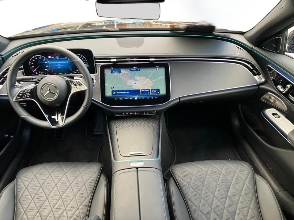 Mercedes-Benz E 400e 4MATIC (5)