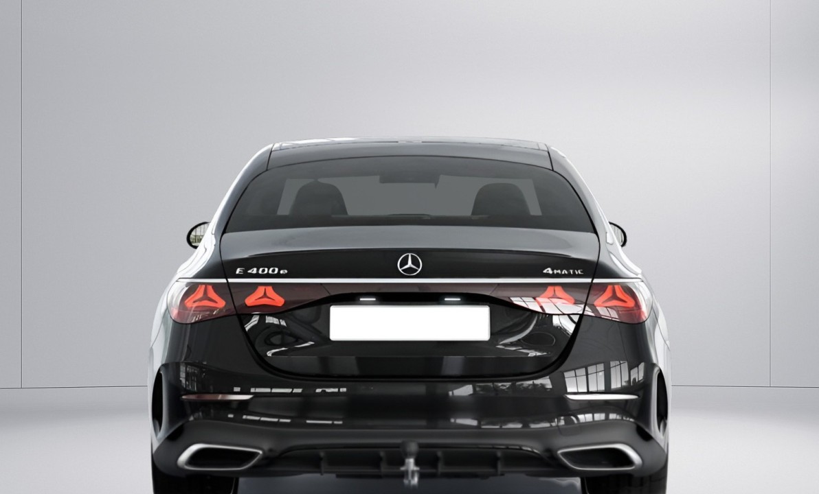Mercedes-Benz E 400e 4MATIC AMG (3)