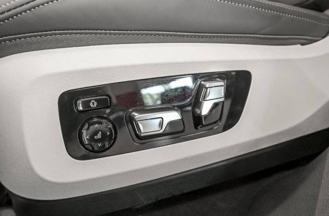 BMW X6 M60i xDrive - foto 12