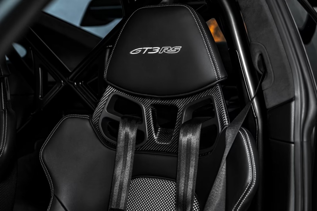Porsche 911 GT3 RS - foto 12