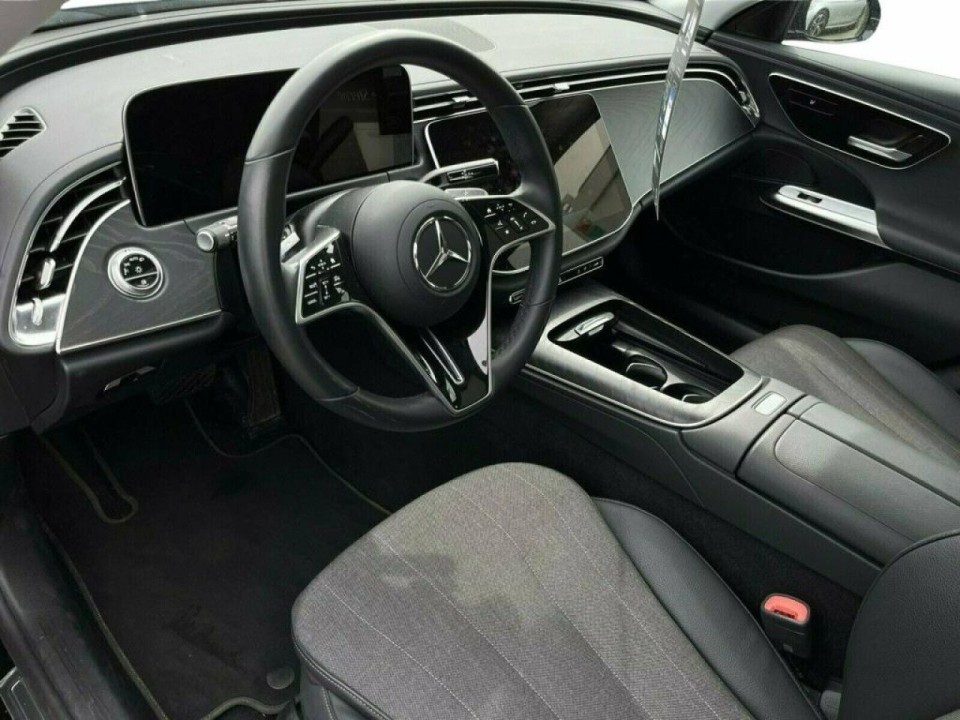 Mercedes-Benz E 200 Avantgarde - foto 9