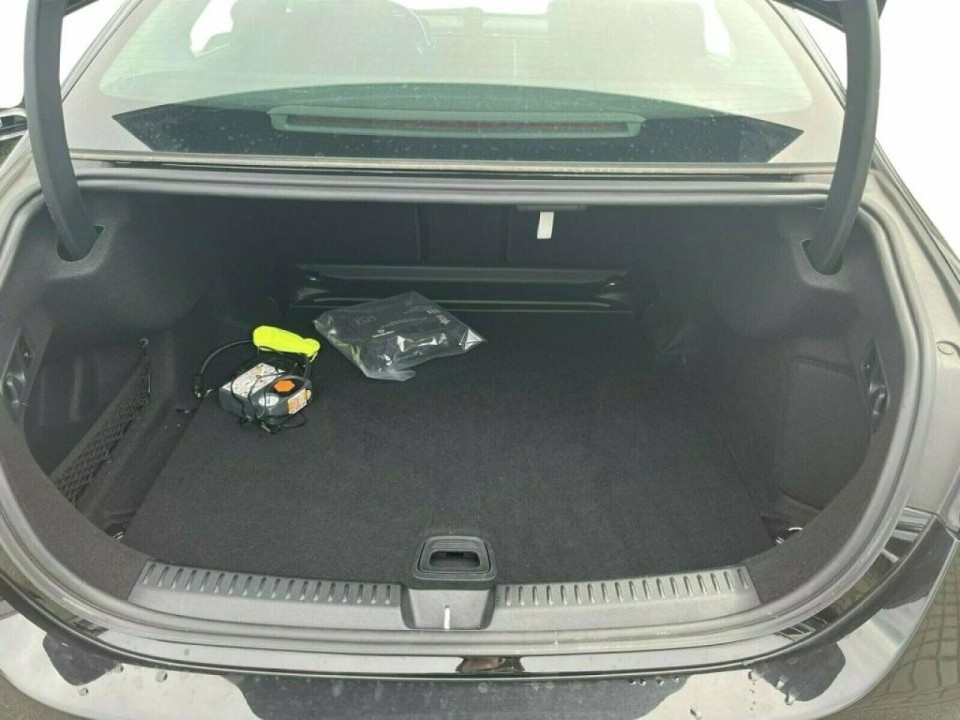 Mercedes-Benz E 200 Avantgarde - foto 12