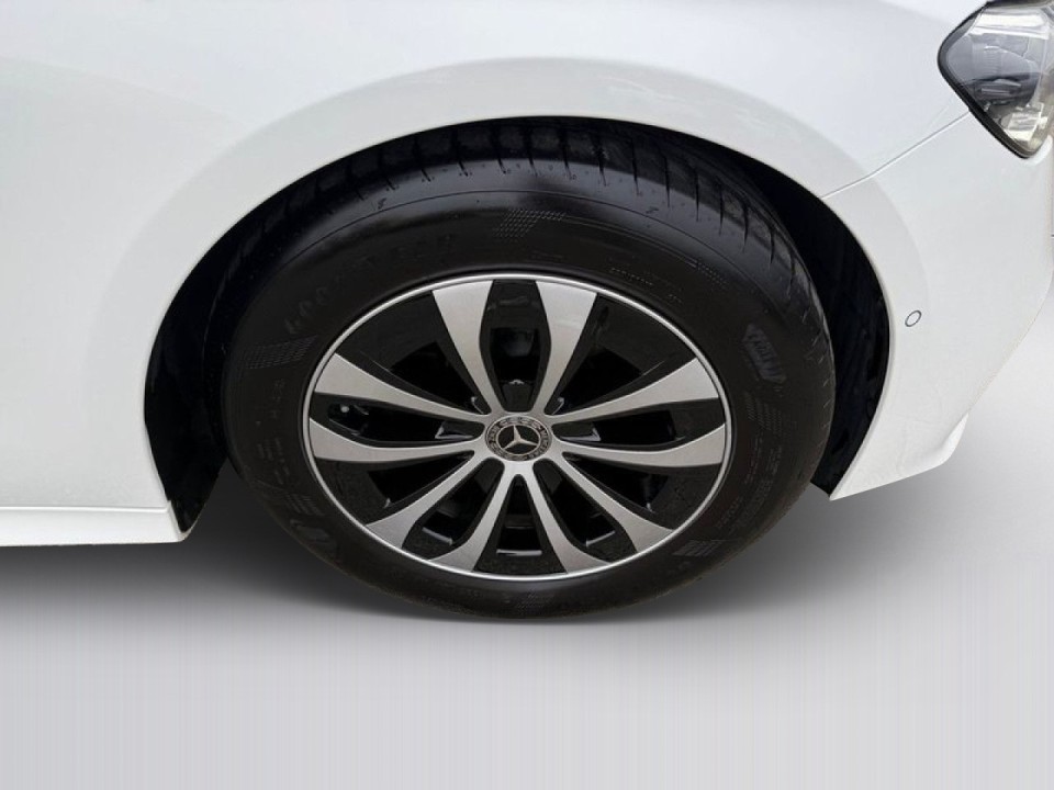 Mercedes-Benz E 200 Avantgarde - foto 8