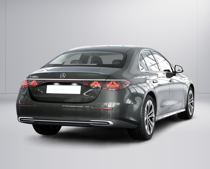 Mercedes-Benz E 300e Avantgarde - foto 9