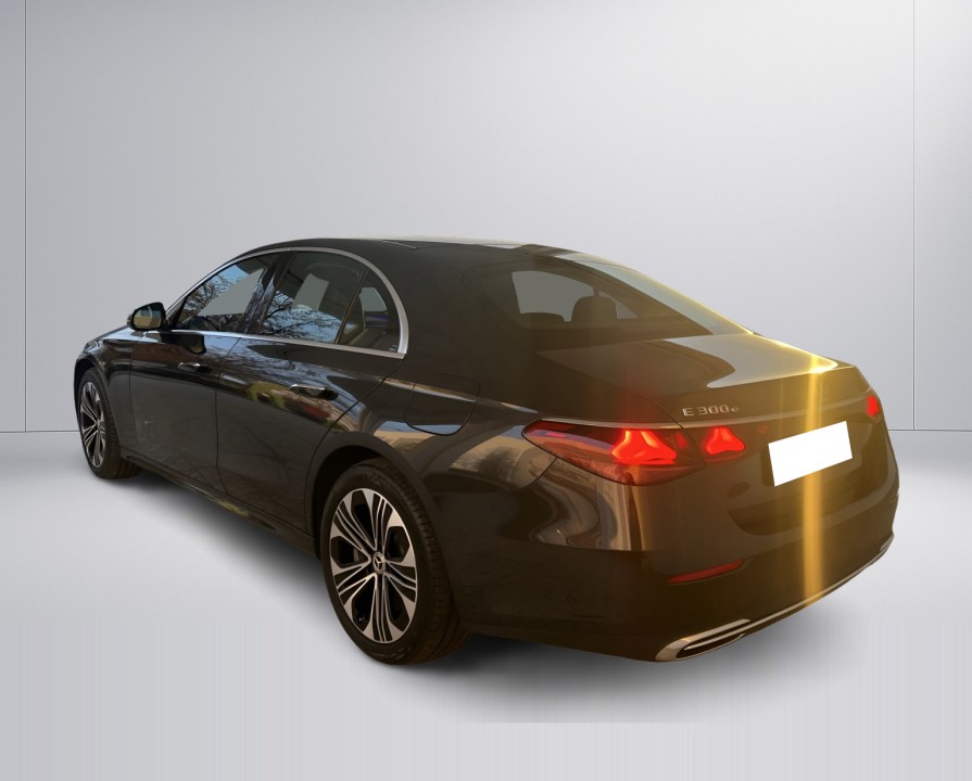 Mercedes-Benz E 300e Avantgarde (5)