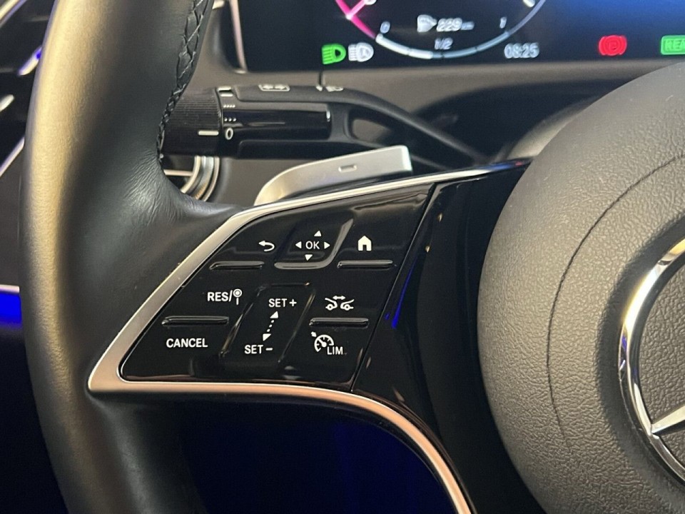 Mercedes-Benz E 300e Avantgarde - foto 15