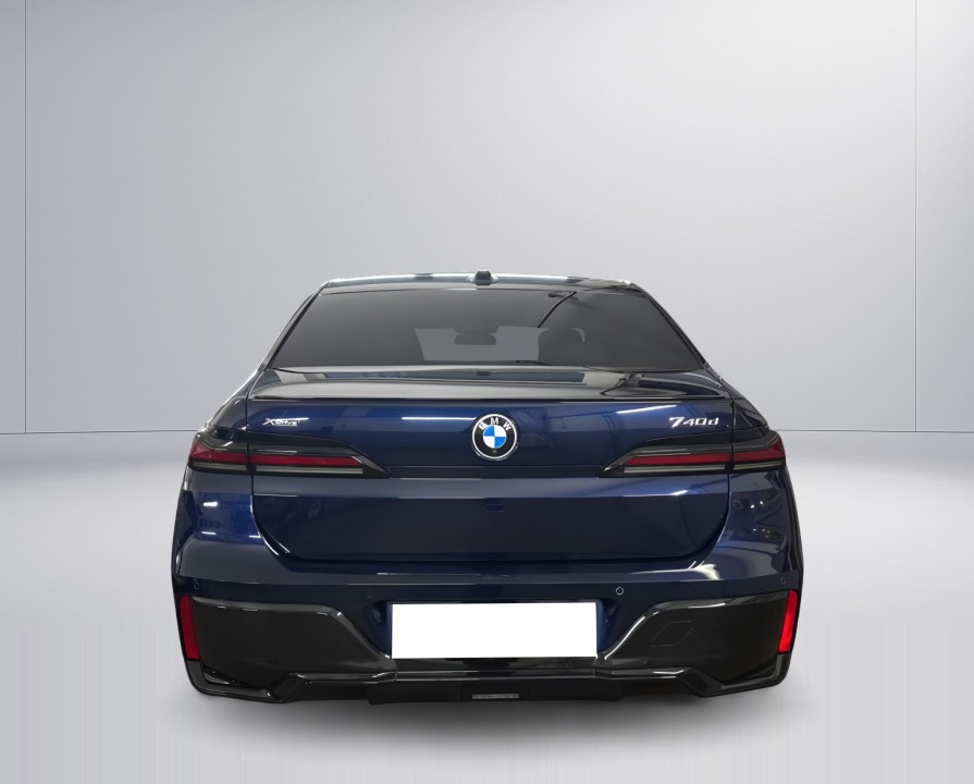 BMW Seria 7 xDrive740d M-Sport (4)