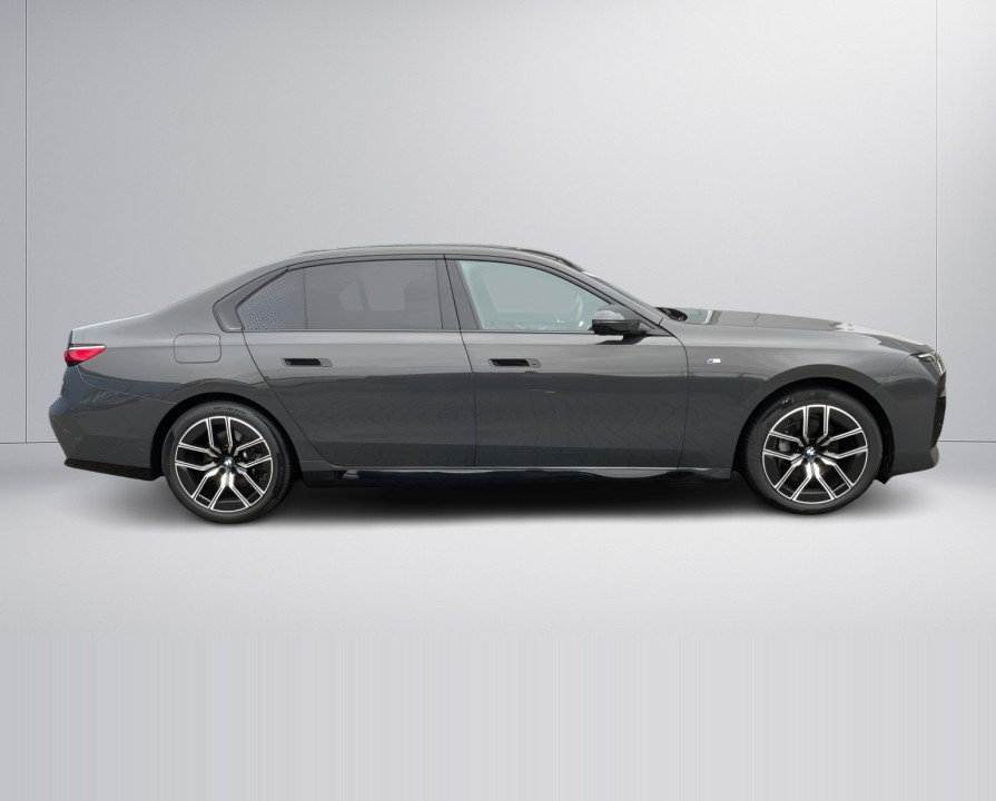 BMW Seria 7 740d xDrive (3)
