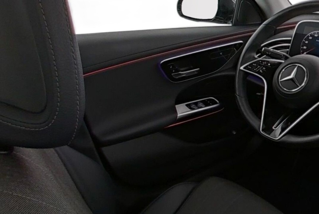 Mercedes-Benz E 200 Avantgarde - foto 8