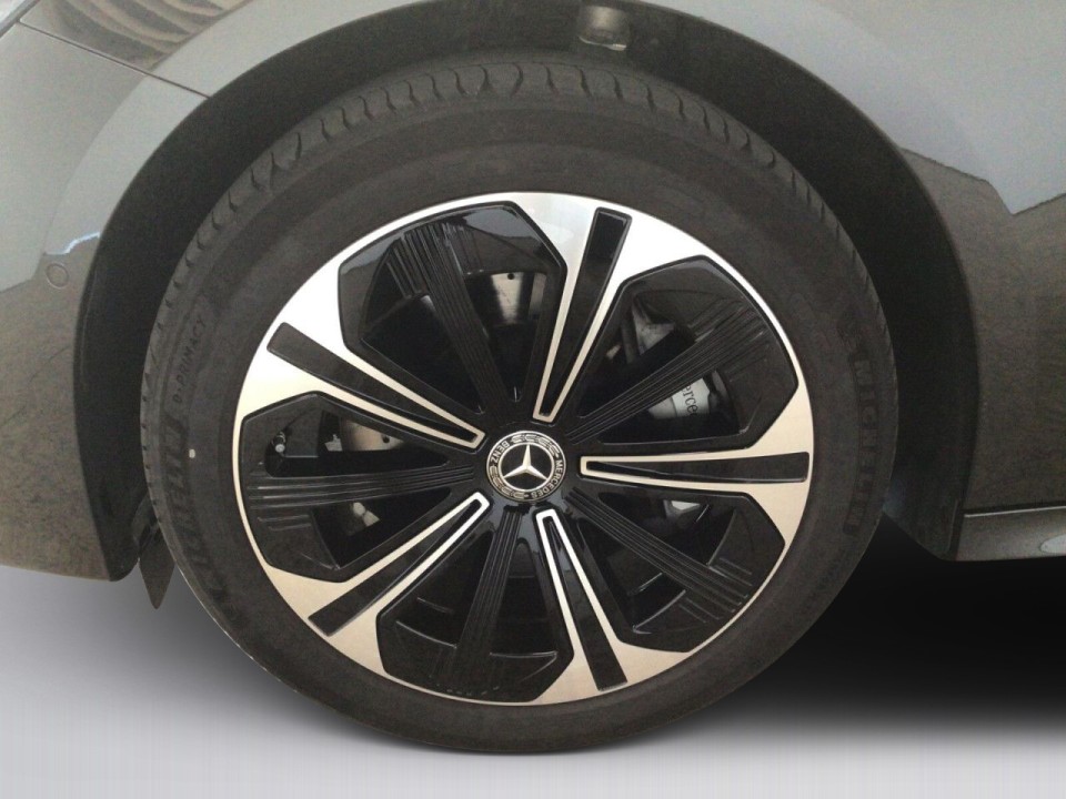 Mercedes-Benz E 300e Avantgarde - foto 14