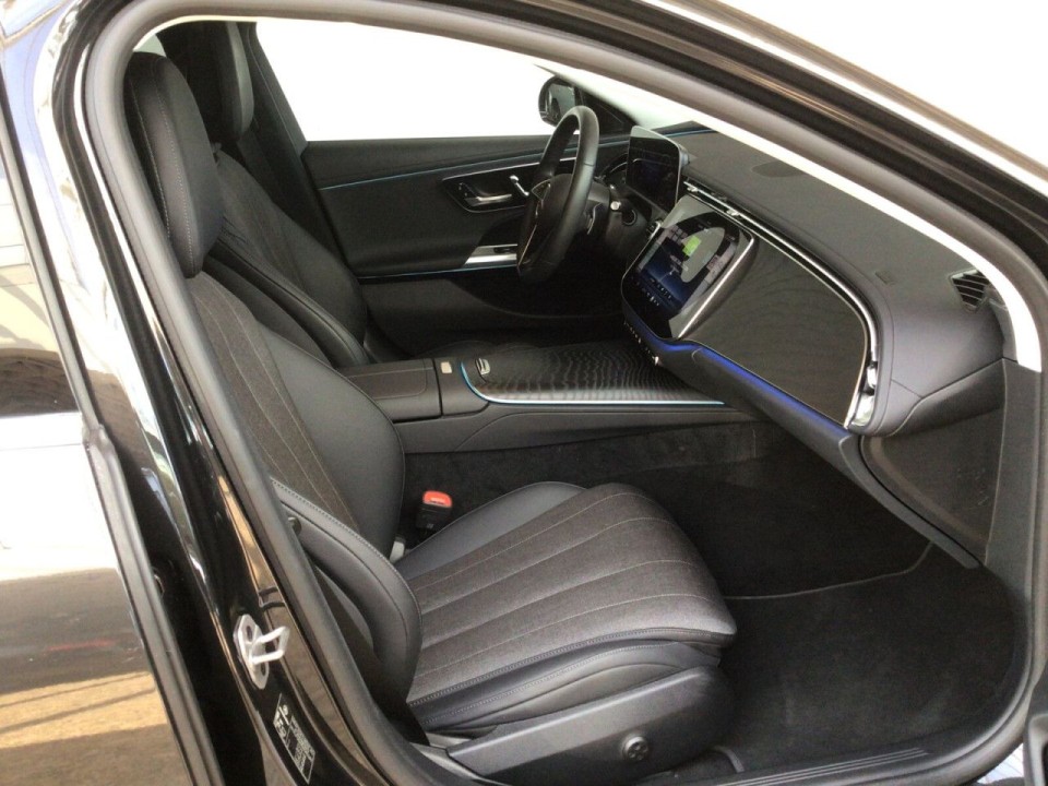 Mercedes-Benz E 300e Avantgarde - foto 8