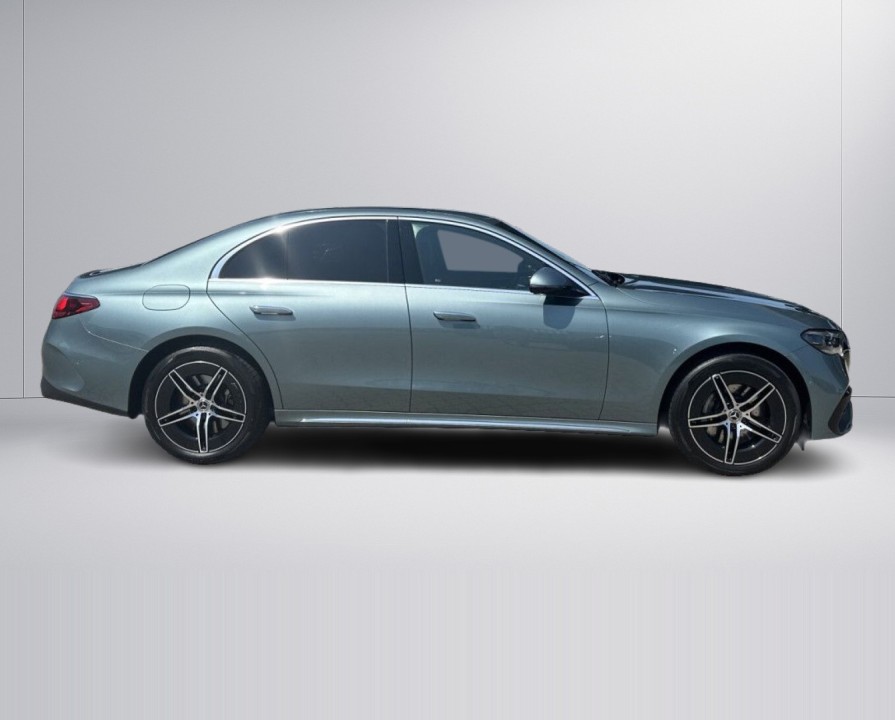 Mercedes-Benz E 300e AMG Line (3)