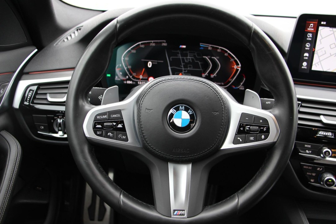 BMW Seria 5 xDrive520d M-Sport - foto 13