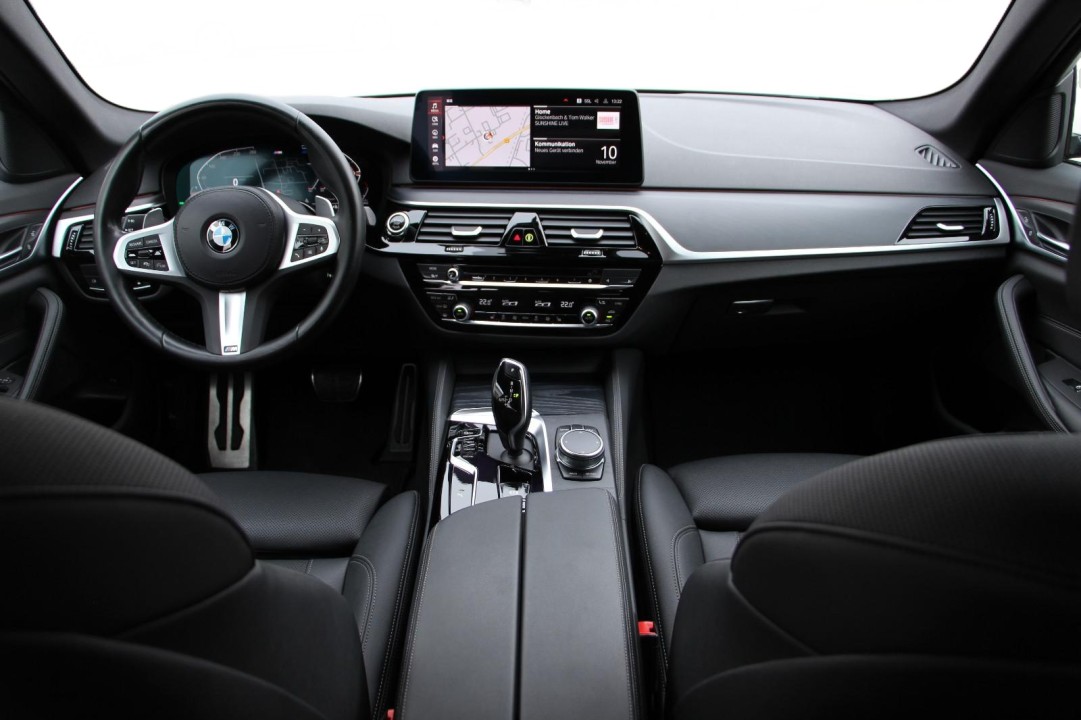 BMW Seria 5 xDrive520d M-Sport - foto 12