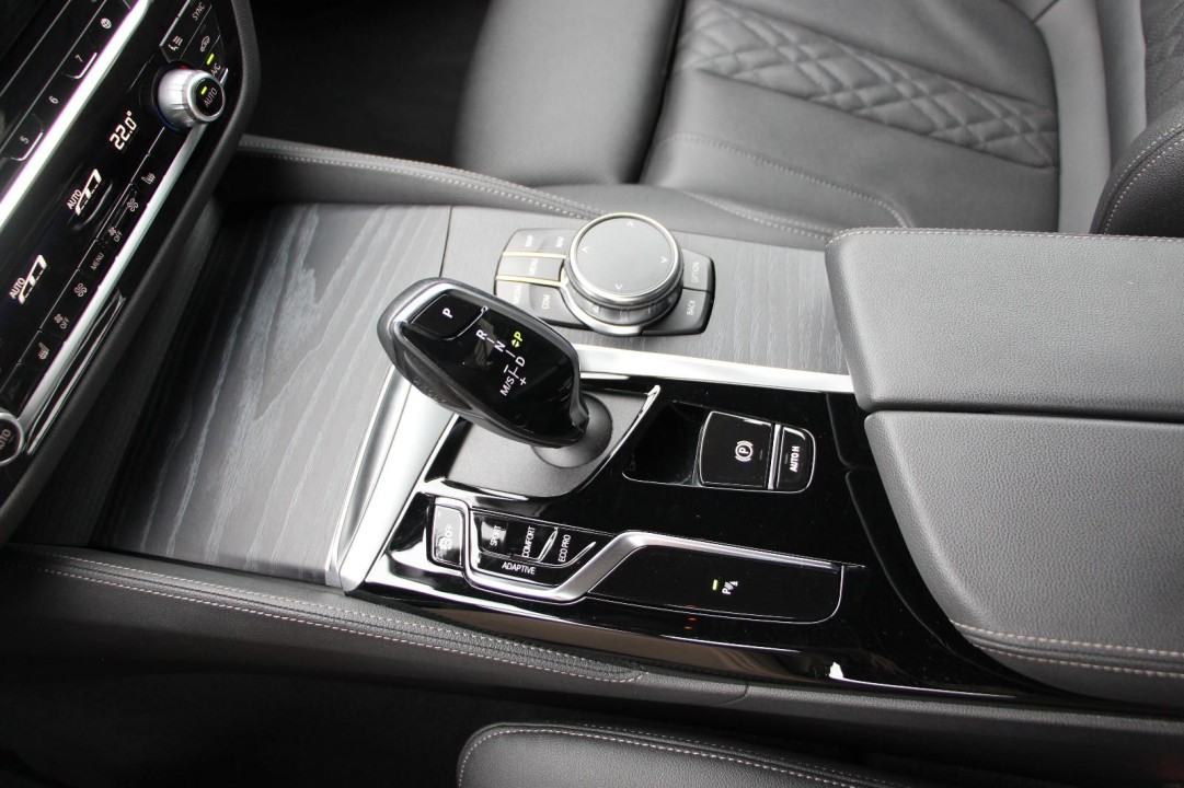 BMW Seria 5 xDrive520d M-Sport - foto 14