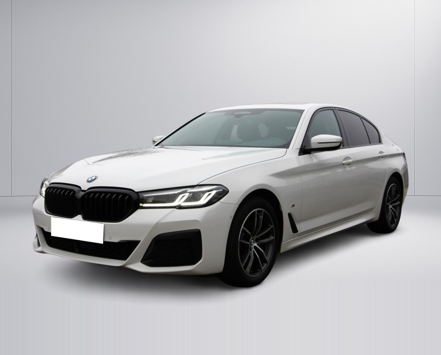 BMW Seria 5 xDrive520d M-Sport (5)