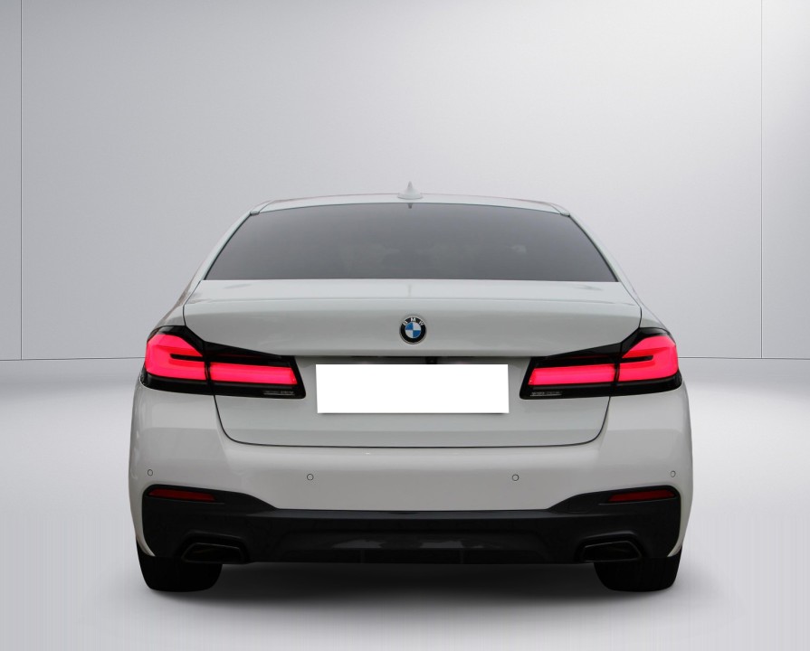 BMW Seria 5 xDrive520d M-Sport (3)