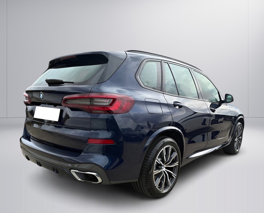 BMW X5 xDrive40d M-Sport (2)