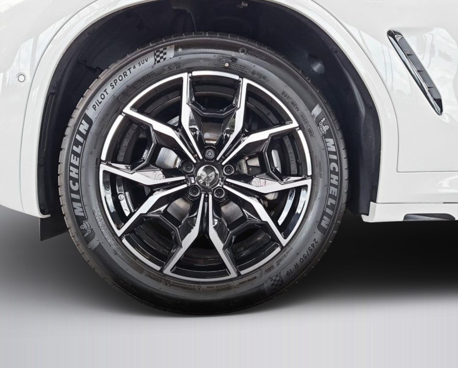 BMW X4 xDrive20d - foto 17