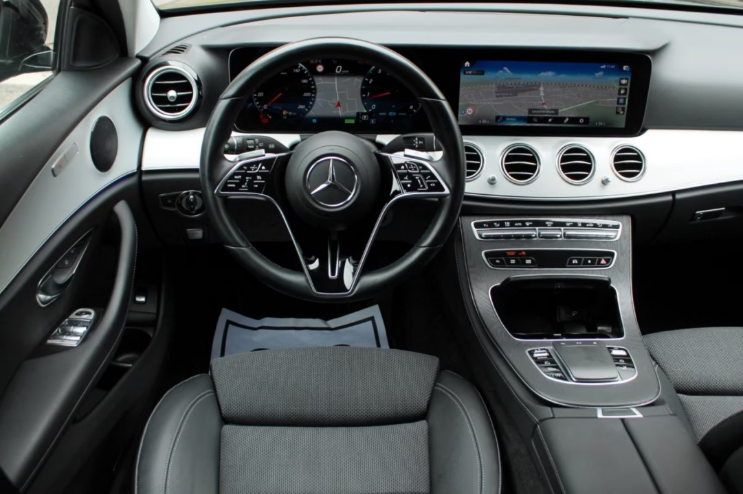 Mercedes-Benz E 300 T-Modell AMG Line - foto 7