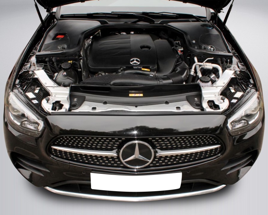Mercedes-Benz E 300 T-Modell AMG Line - foto 23