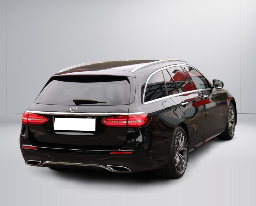 Mercedes-Benz E 300 T-Modell AMG Line (2)