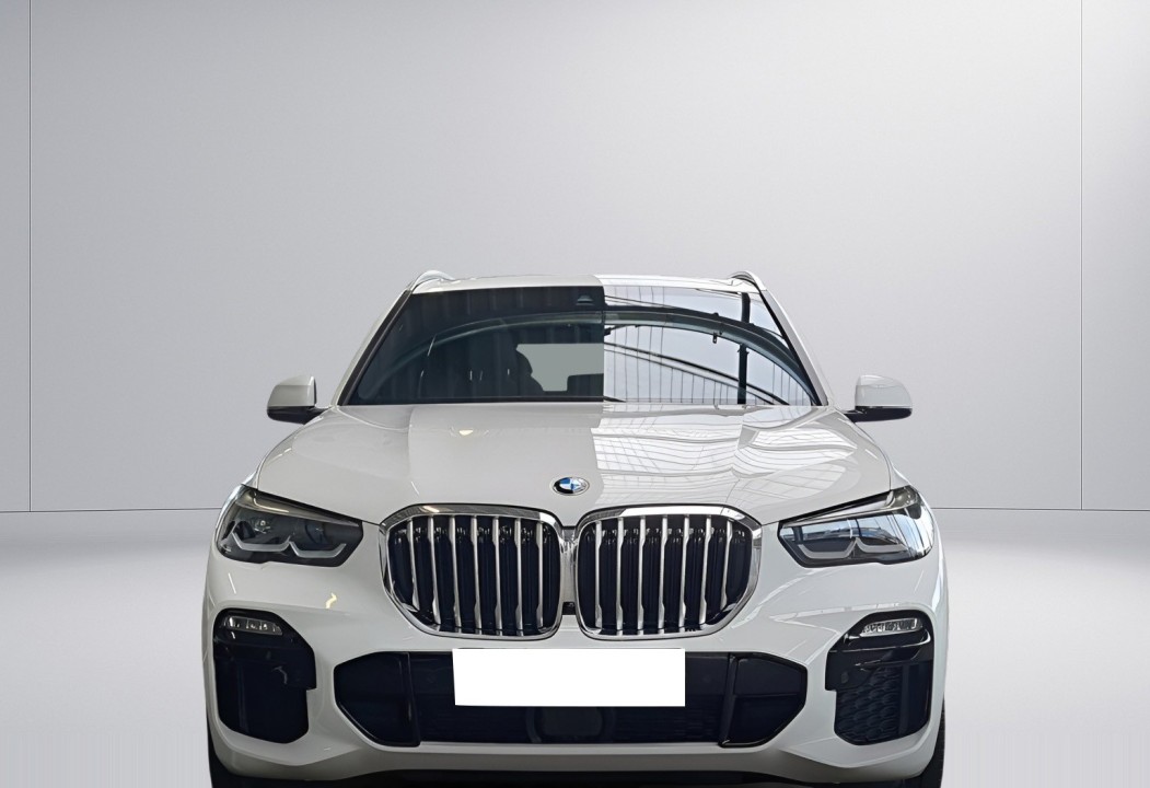 BMW X5 xDrive45e (2)