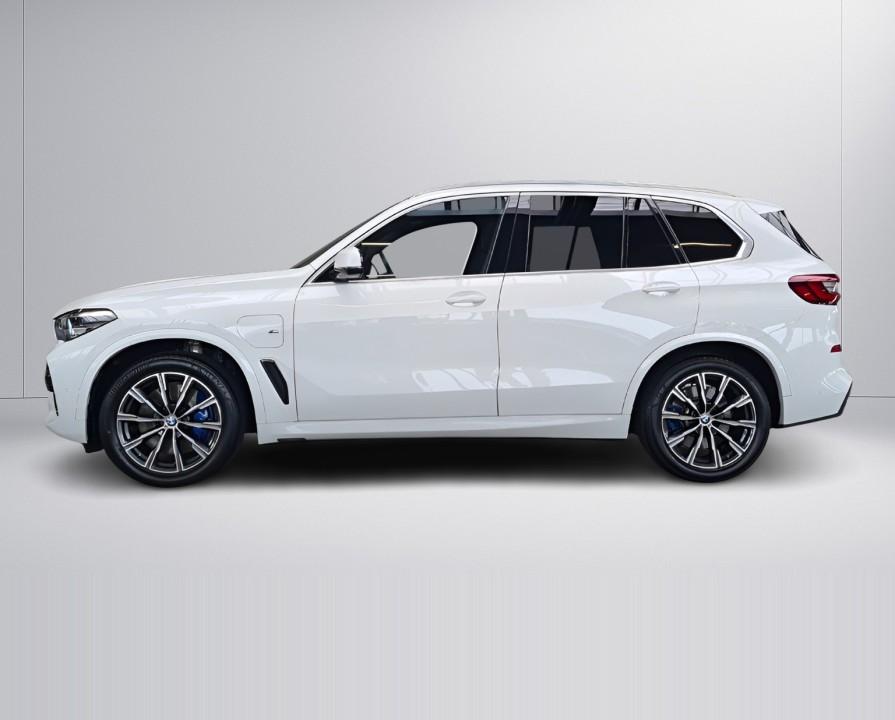 BMW X5 xDrive45e M-Sport (2)