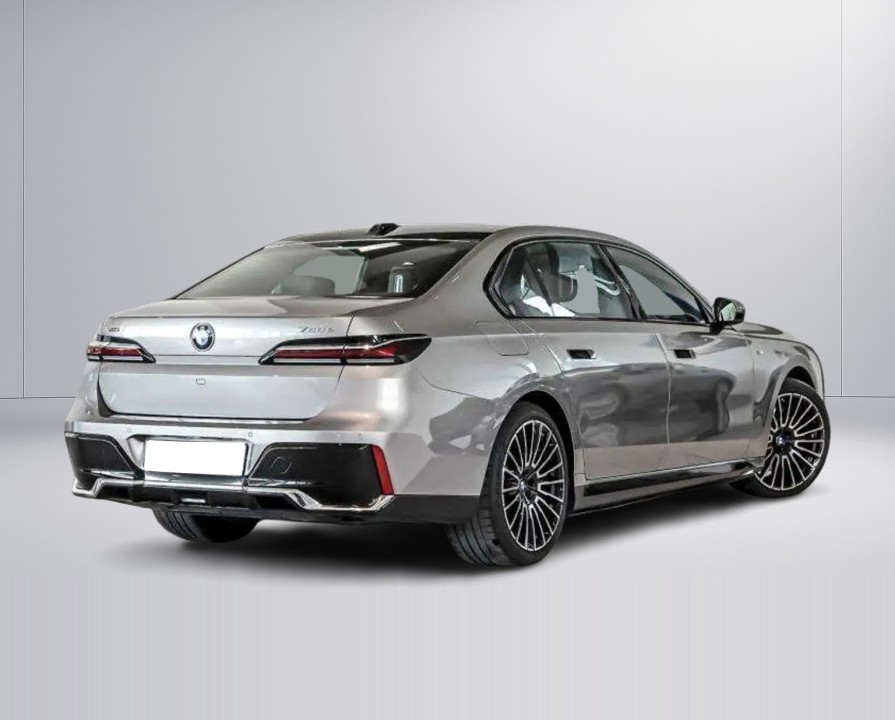 BMW Seria 7 xDrive750 M-Sport (2)