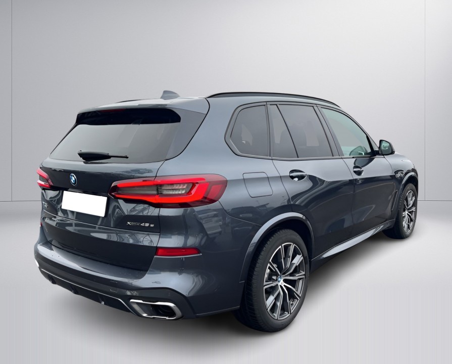 BMW X5 xDrive45e (3)