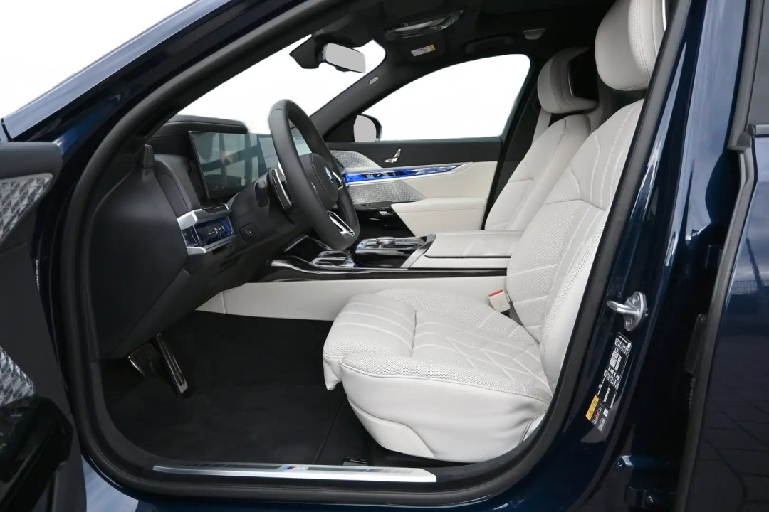 BMW Seria 7 750e xDrive M-Sport - foto 10