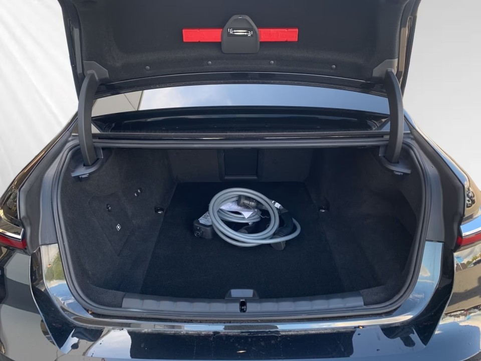 BMW Seria 7 750e xDrive M-Sport - foto 12