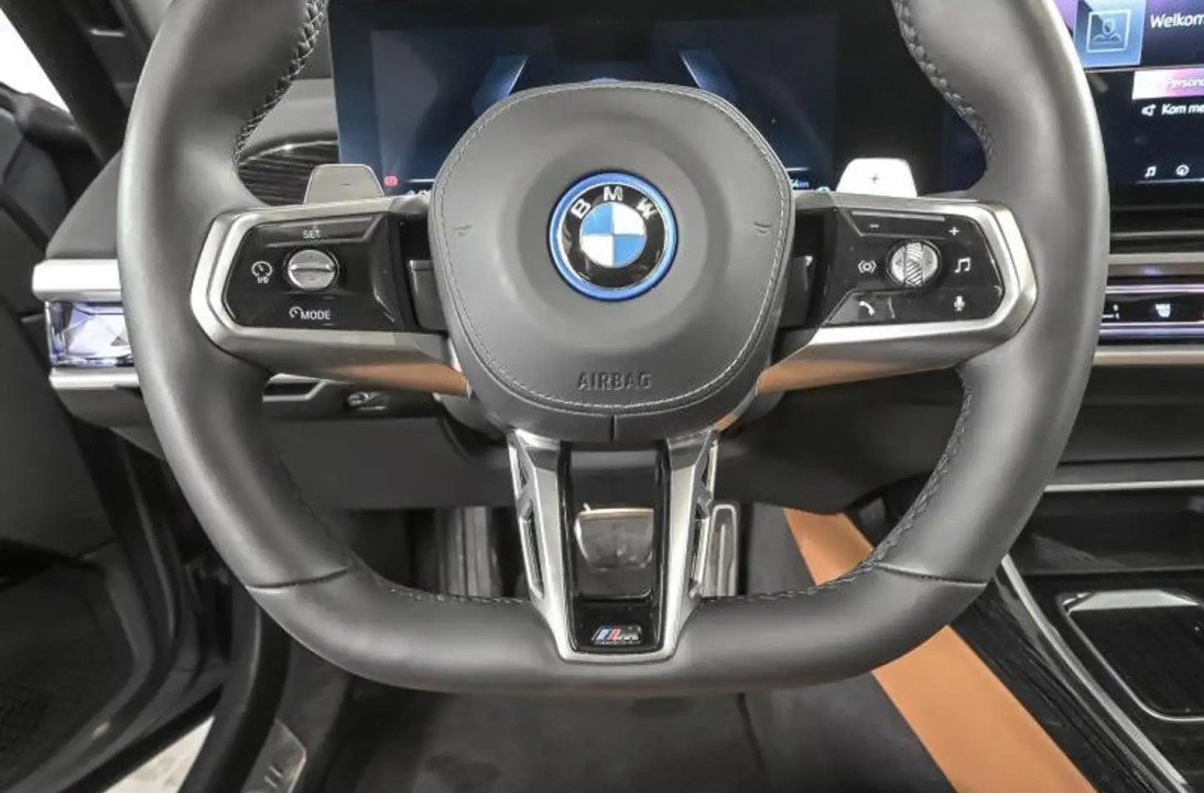 BMW Seria 7 750e xDrive - foto 7