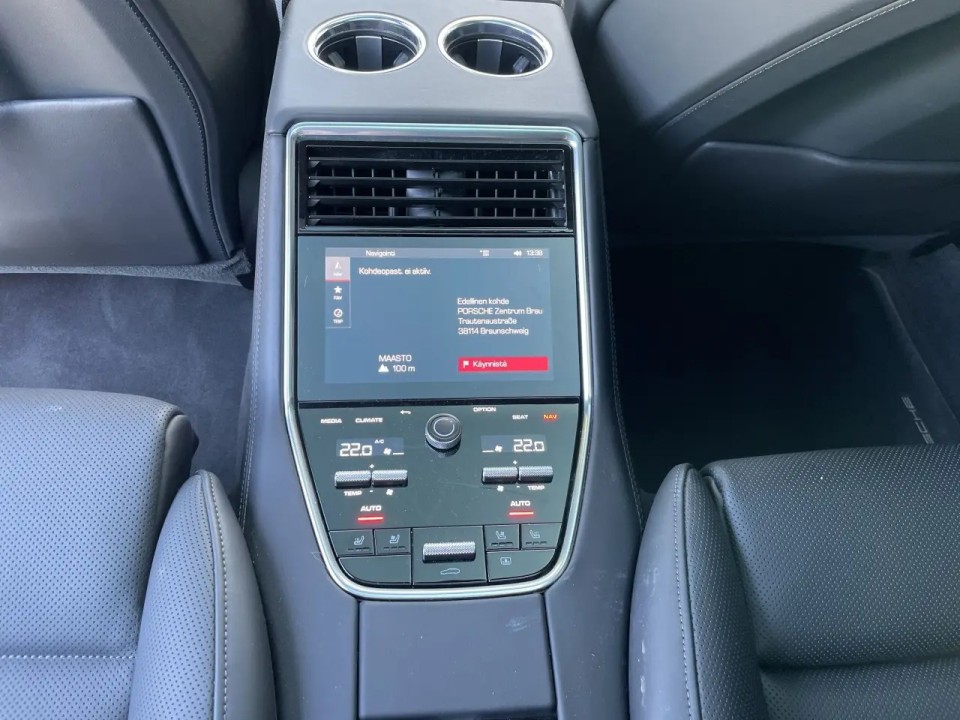 Porsche Panamera 4S E-Hybrid - foto 13