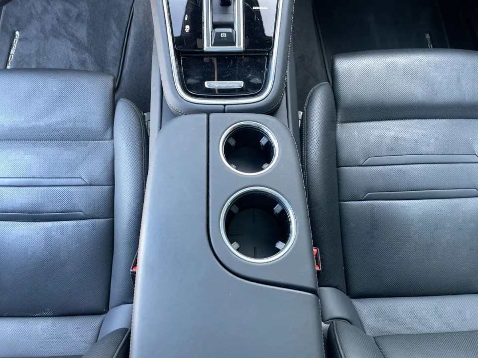 Porsche Panamera 4S E-Hybrid - foto 12