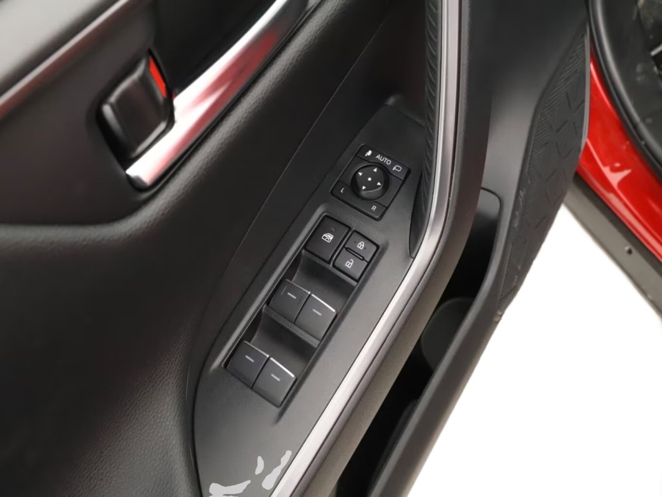 Toyota RAV4 - foto 14