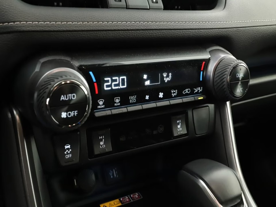 Toyota RAV4 - foto 10