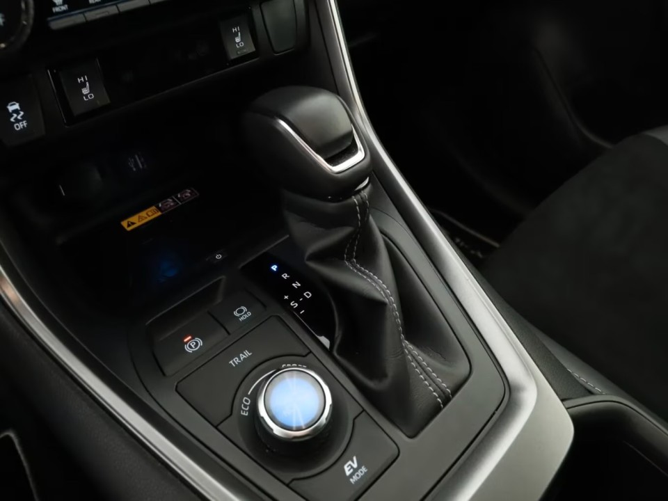 Toyota RAV4 - foto 9