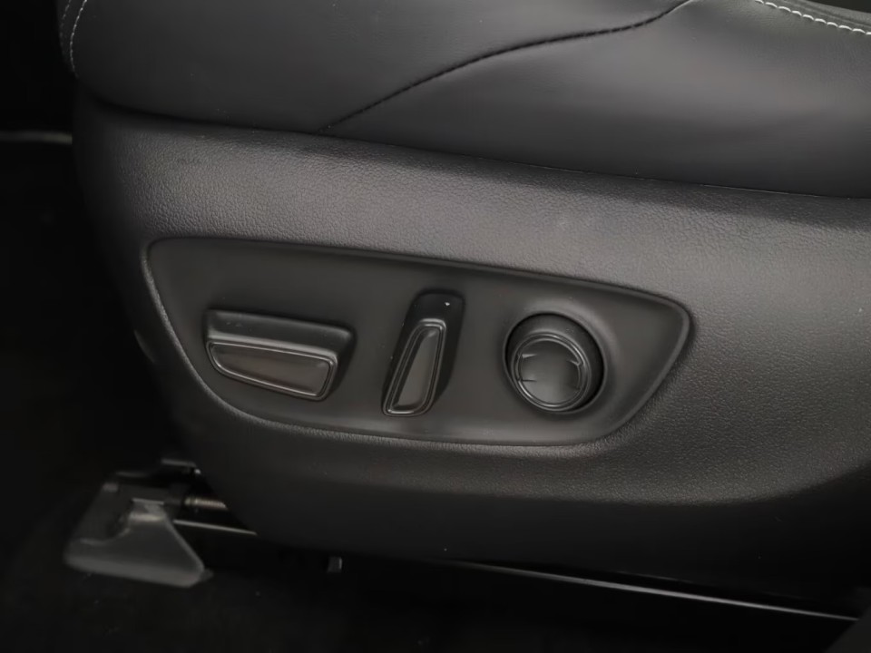 Toyota RAV4 - foto 15