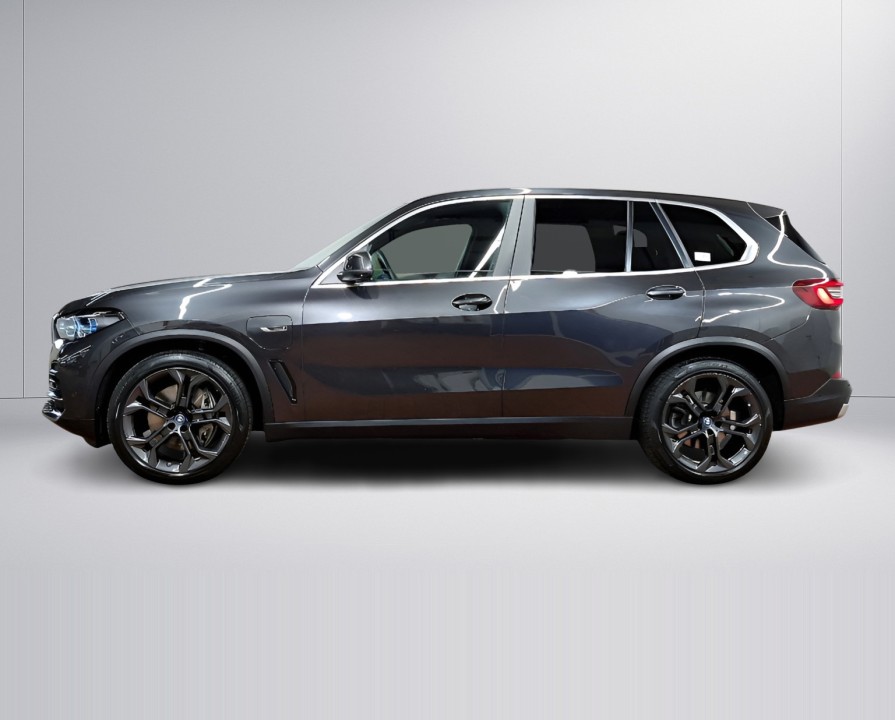 BMW X5 xDrive45e (2)