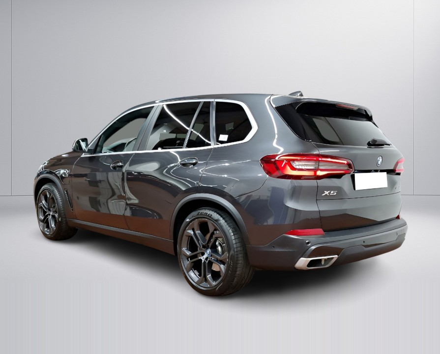 BMW X5 xDrive45e (3)