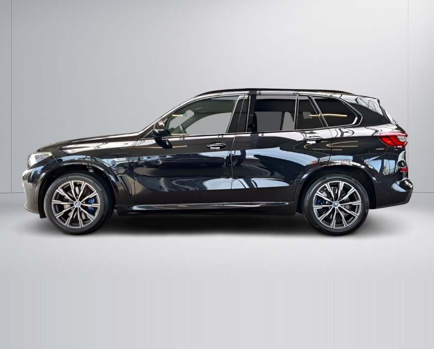 BMW X5 xDrive45e (4)