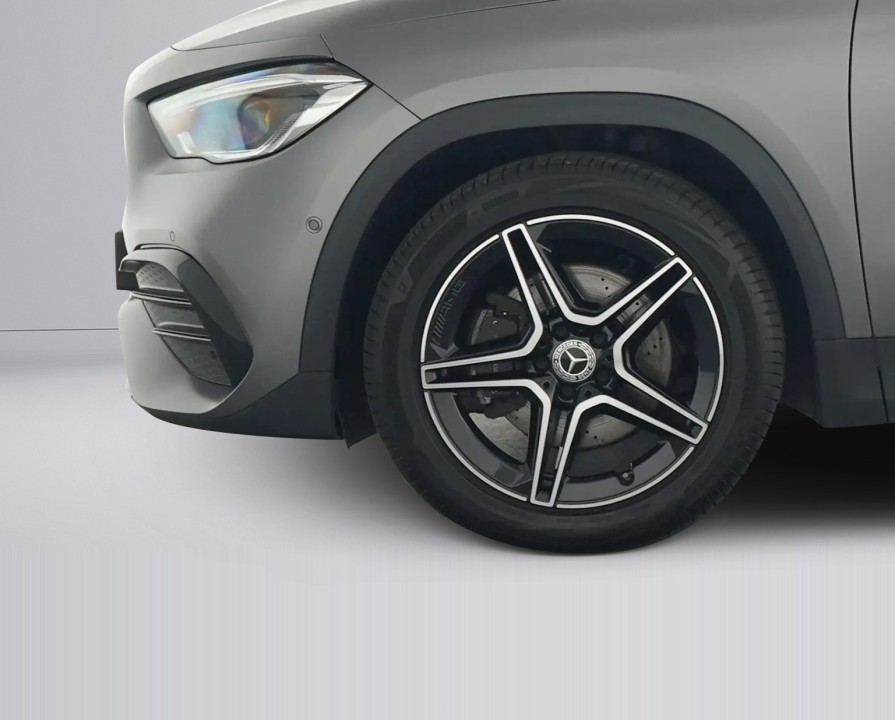 Mercedes-Benz GLA 200 AMG - foto 13