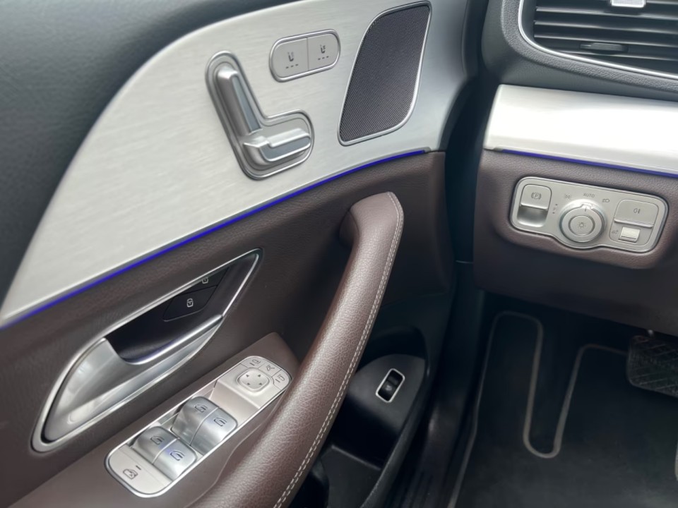 Mercedes-Benz GLE 400d 4MATIC AMG - foto 12