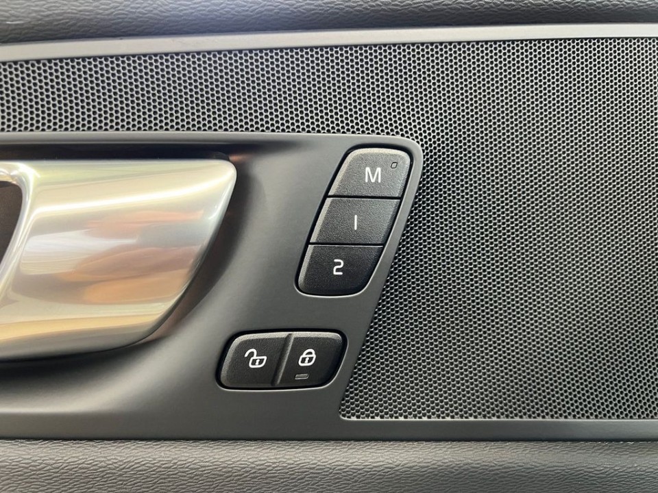 Volvo XC 60 B4 - foto 17