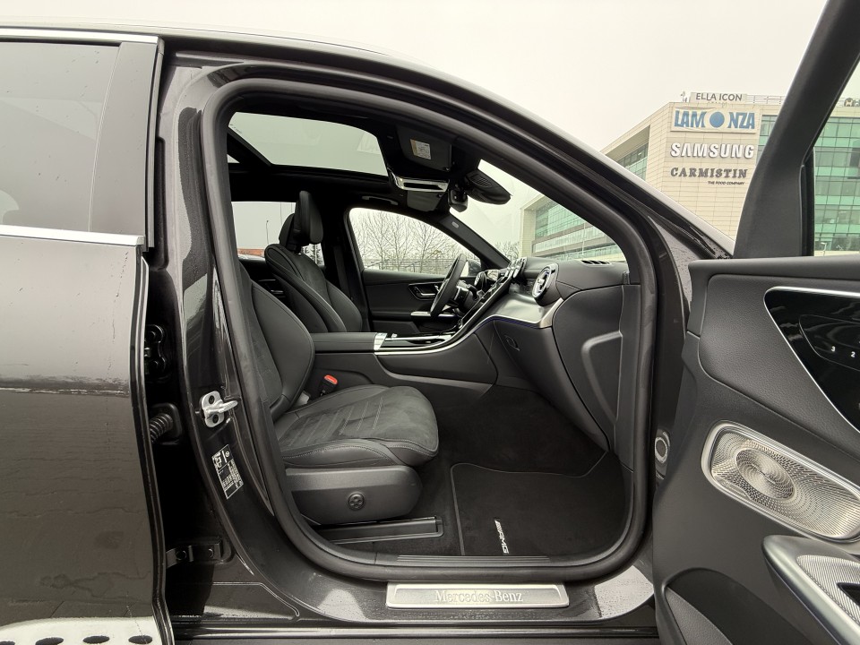 Mercedes-Benz GLC 300e 4MATIC AMG Line - foto 15